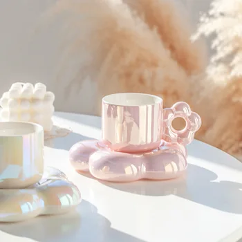 אישית פנינה ורוד לבן סגול פרח כוסות ותחתיות מפורצלן קפה כוס תה מעופפת סט כלי שולחן ייחודי, מתנת יום הולדת