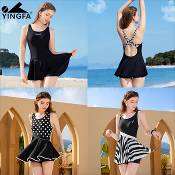 נשים שחייה חצאית YINGFA חתיכה אחת של בגדי אישה 2023 שחורה ללא משענת החוף תלבושות אופנה ספורט סגנון בגדי הים