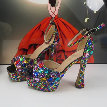 צבעוניים קריסטל מסיבת הכלולות נעליים 11 מוזר העקב נשים קיץ חתונה נעלי ערב בוהן פתוח סנדלי קרסול רצועה נשית
